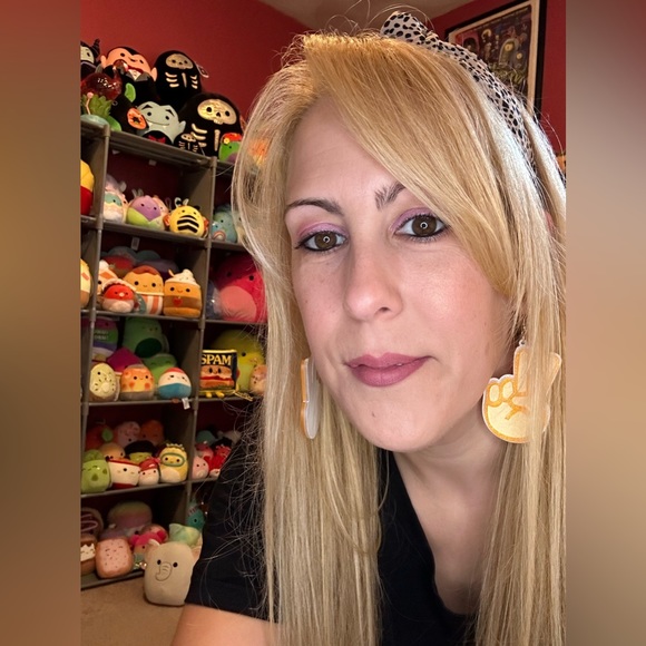 Wednesday @hollyhenders Going live @8:00 ET 🦩🔁🎶 Men’s Share Show - Picture 11 of 11